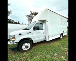 2022 Ford E350 Super Duty Cutaway