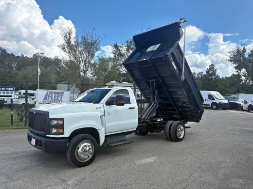 2019 International  Cv515