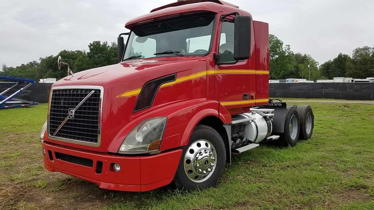 2007 VOLVO VNL64T